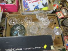 A TRAY OF GLASS TO INCLUDE CUT GLASS AND A DECANTER