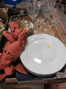 A TRAY OF EX-SHOW HOME DISPLAY ITEMS TO INCLUDE WINE GLASSES AND CUTLERY