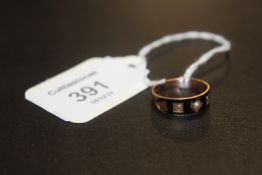 A 15CT MOURNING RING SET WITH SEED PEARLS approx weight 2.2g - DAMAGE TO BLACK ENAMEL