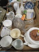 TWO TRAYS OF ASSORTED CERAMICS TO INCLUDE ROYAL DOULTON BALLOON SELLER PLATES ETC