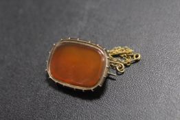 AN ANTIQUE GEORGIAN CARNELIAN BROOCH