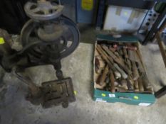 A VINTAGE BENCH DRILL AND A SELECTION OF TOOLS