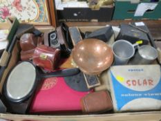 A TRAY OF SUNDRIES TO INCLUDE VINTAGE CAMERAS ETC