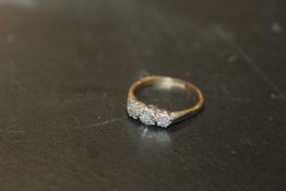 A 9CT AND PLATT ILLUSION SET DIAMOND RING approx weight 1.9g