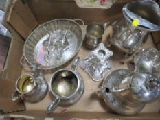 A TRAY OF SILVER PLATED WARE TO INCLUDE A THREE PIECE COFFEE SET