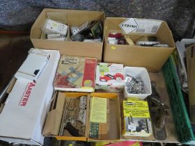 A SELECTION OF BOXED TOOLS AND ELECTRICAL FITTINGS TO INCLUDE A BOXED STANLEY 50 PLANE