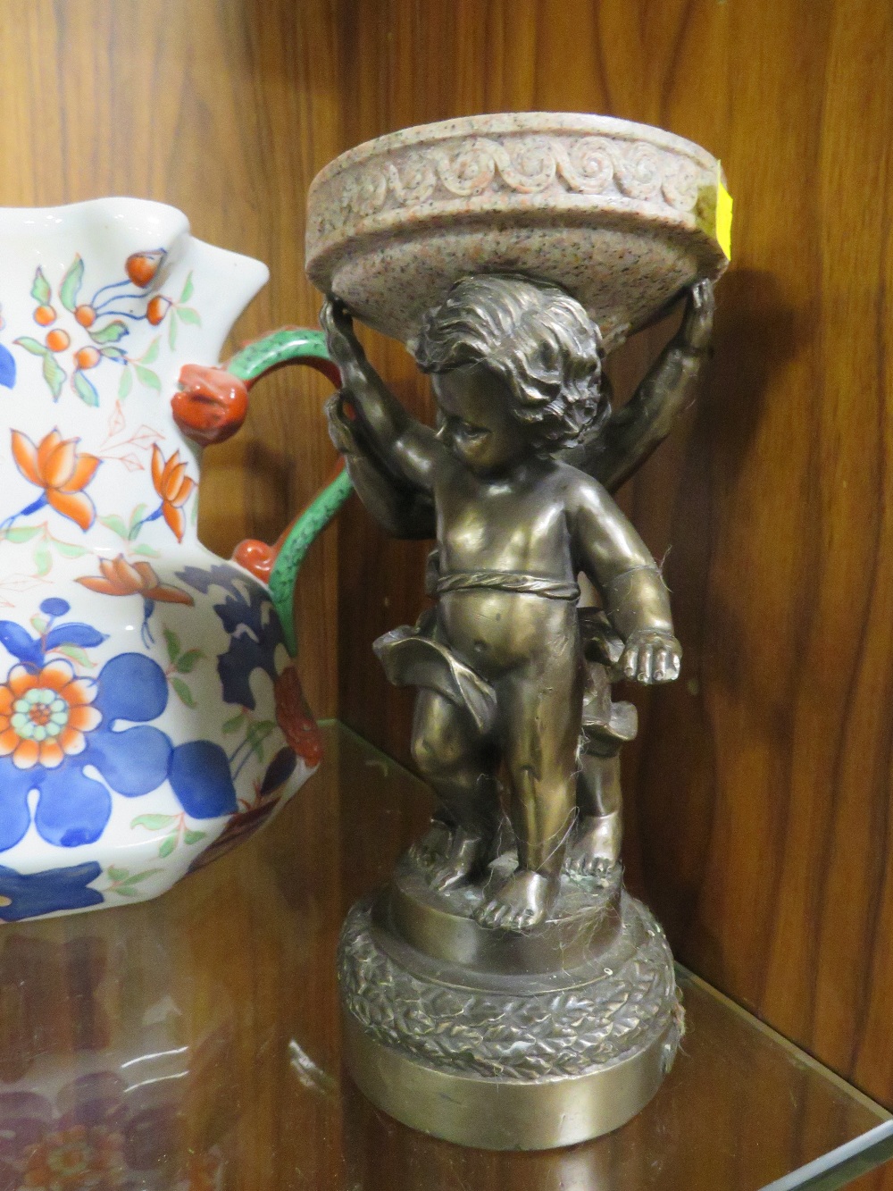 A SELECTION OF ANTIQUE AND VINTAGE CERAMICS TO INCLUDE VARIOUS JUGS - Image 4 of 4