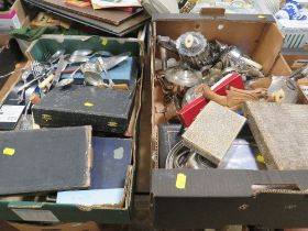 TWO TRAYS OF ASSORTED METAL WARE TO INCLUDE A SILVER PLATED TEA POT, CASED FLATWARE ETC