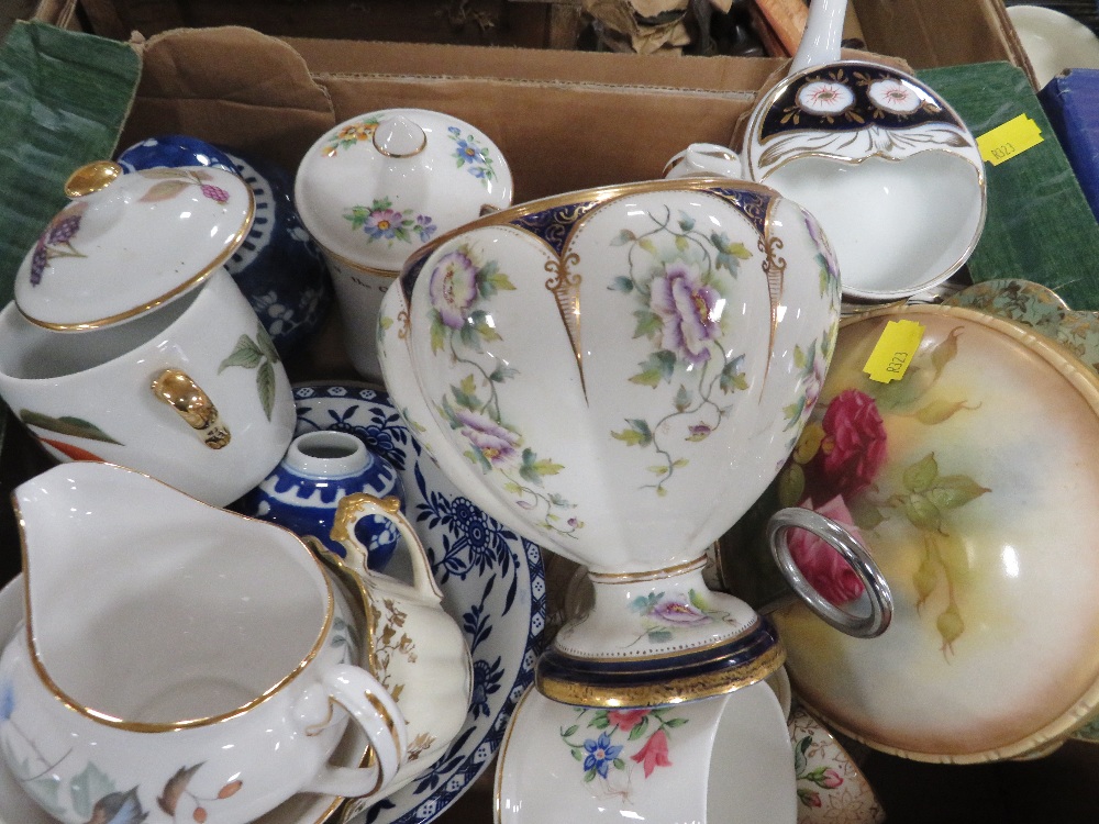 TWO TRAYS OF ASSORTED CERAMICS TO INCLUDE ROYAL WORCESTER, COLCLOUGH ETC - Image 4 of 4