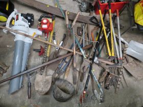 A RYOBI 2 STROKE LEAF BLOWER, MANTIS HEDGE TRIMMER AND A LARGE SELECTION OF VINTAGE AND MODERN