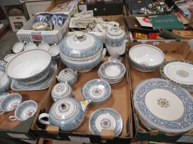 THREE TRAYS OF WEDGWOOD FLORENTINE TEA/DINNER WARE TO INCLUDE A LARGE LIDDED TUREEN, COFFEE POT,