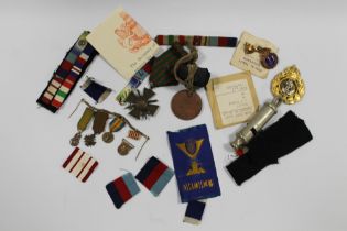 MILITARY INTEREST COLLECTABLES TO INCLUDE A WW1 FRENCH CROIX DE GURRE MEDAL, VARIOUS CONTIIINENTAL