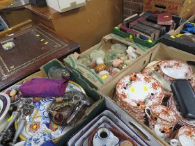 THREE TRAYS OF SUNDRIES TO INCLUDE TEA WARE, ONYX AND HARDSTONE EGGS ETC