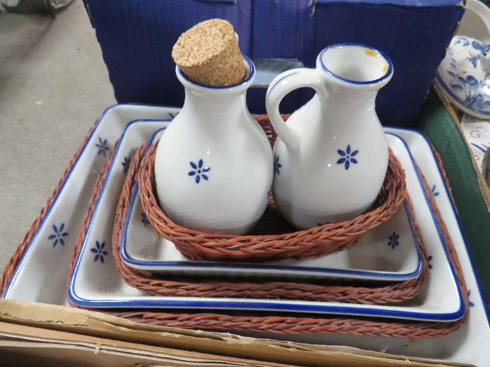 A SMALL TRAY OF ASSORTED BLUE WEDGWOOD JASPER WARE - Image 3 of 3