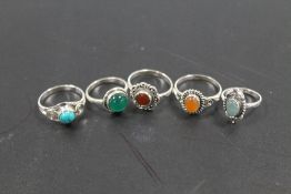 A COLLECTION OF 5 VINTAGE 925 SILVER GEMSTONE DRESS RINGS TO INCLUDE JADE, TURQUOISE, OPAL ETC