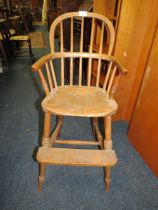 A SMALL ANTIQUE CHILDS WINDSOR HIGH CHAIR