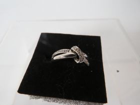 A HALLMARKED 9 CARAT WHITE GOLD DIAMOND RING "(BAND IS SPILT/BROKEN) " approx weight 1.8g