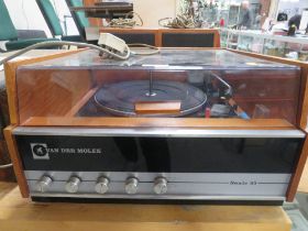 A VINTAGE RETRO VAN DER MOLEN SONIC 55 GARRARD 2025TC TURNTABLE WITH SPEAKERS