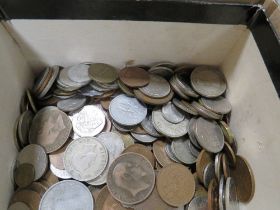 A COLLECTION OF BRITISH AND WORLD COINS
