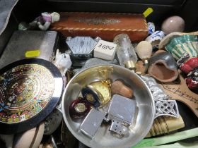 A SMALL TRAY OF COLLECTABLES TO INCLUDE A QUAICH, DECO METAL CRUET, SILVER PLATED BOX ETC