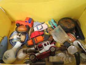 A SMALL BOX OF COLLECTABLE'S TO INCLUDE WRIST WATCHES, TOY CARS ETC
