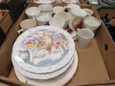 A TRAY OF ASSORTED CERAMICS TO INCLUDE ROYAL ALBERT COUNTRY KITTEN PLATES ETC