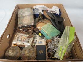 A TRAY OF COLLECTABLES TO INCLUDE A REPLICA DAGGER, RUSTY HANDCUFFS, STAMPS ETC