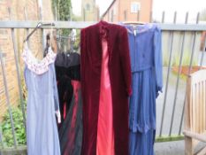 A SELECTION OF VINTAGE CLOTHING TO INCLUDE A VELVET CAPE, JEAN ALLEN OF LONDON VINTAGE DRESS WITH