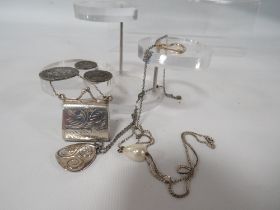 SMALL QUANTITY OF JEWELLERY AND COLLECTABLE'S TO INCLUDE A MINIATURE PURSE