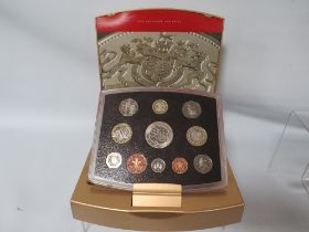 A EXECUTIVE COIN PROOF SET QE2 2003 IN ARTICULATED DISPLAY CASE