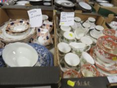 TWO TRAYS OF ASSORTED TEA/DINNER WARE TO INCLUDE ROYAL WORCESTER SPODE AND COLCLOUGH
