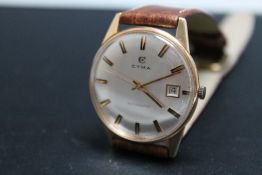 A CONTINENTAL GOLD CYMA AUTOMATIC DATE WRIST WATCH, Dia 3.5 cmCondition Report:working capacity