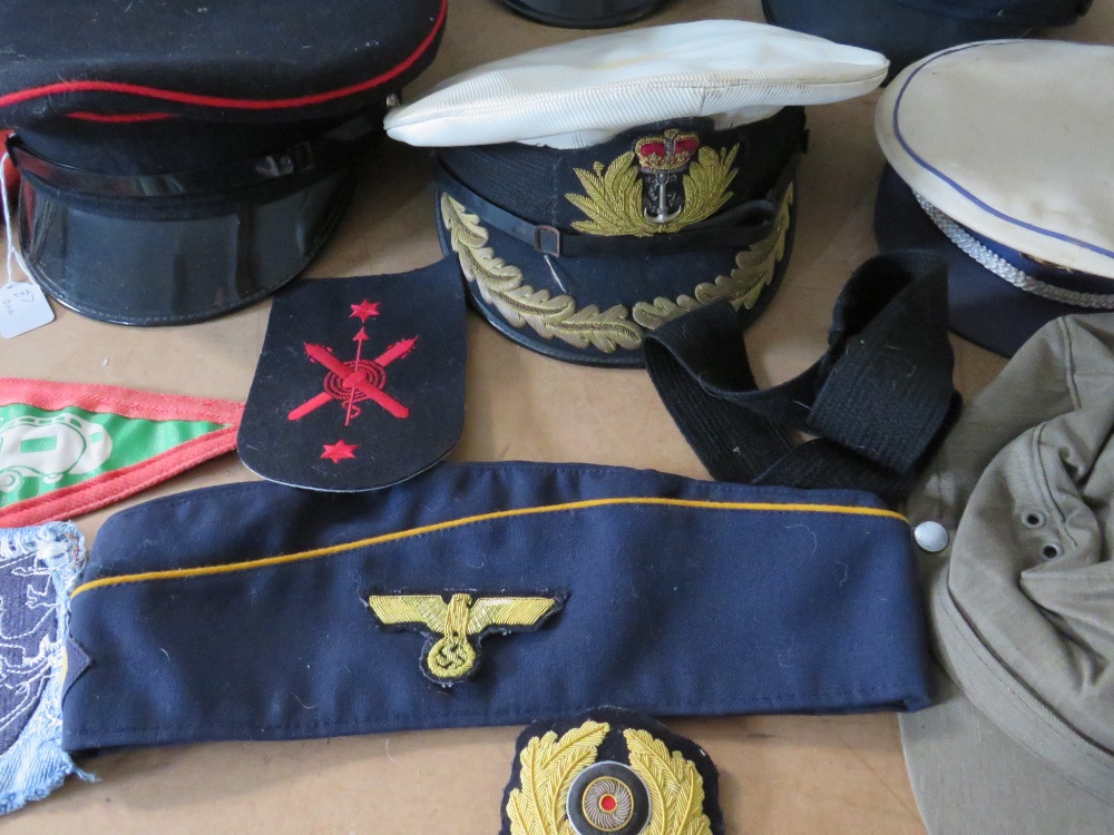 A COLLECTION OF VARIOUS MILITARY CAPS AND BERETS ETC., to include Naval and German types, along with - Image 4 of 7