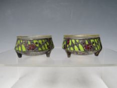 A PAIR OF VINTAGE RUSSIAN SILVER AND CLOISONNE SALTS, Dia at top 5.5 cm