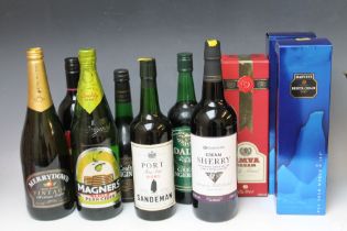 10 ASSORTED BOTTLES OF PORT, Sherry etc to include 1 bottle of Sandeman fine old ruby port