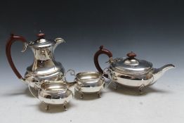 A HEAVY HALLMARKED FOUR PIECE SILVER TEASET BY JOSEPH GLOSTER LTD - BIRMINGHAM 1974, approx combined