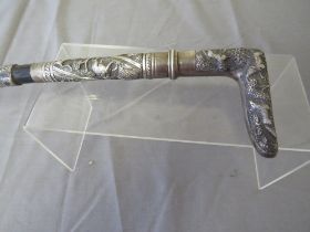 A 19TH CENTURY ANGLO / INDIAN WALKING STICK, with hallmarked silver collar and white metal handle,