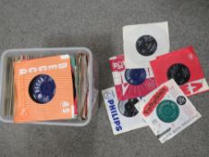A SMALL COLLECTION OF 7 INCH SINGLE RECORDS TO INCLUDE ELVIS, SHIRLEY BASSEY ETC