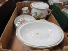 A TRAY OF ROYAL WORCESTER EVESHAM