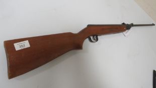 S.A.R AIR RIFLE 177 CAL' JAPAN MADE 16 1/2 HINGED BARREL, FRONT BLADE SIGHT, REAR "V" SIGHT