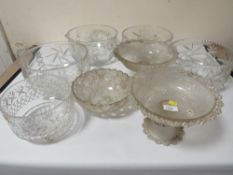 A SELECTION OF VINTAGE GLASS BOWLS, COMPORT ETC