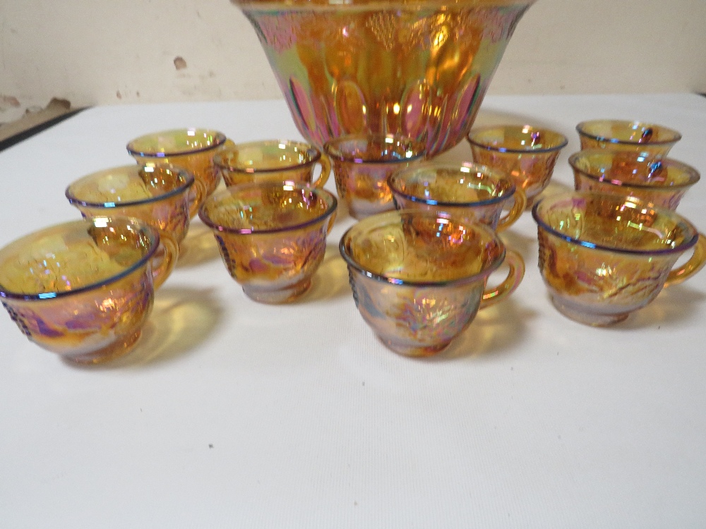 A VINTAGE IRIDESCENT PUNCH BOWL AND GLASSES SET - Image 2 of 4