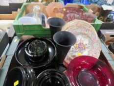 TWO TRAYS OF ASSORTED COLOURED GLASS ETC TO INCLUDE BOWLS, VASES ETC