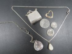 SMALL QUANTITY OF JEWELLERY AND COLLECTABLE'S TO INCLUDE A MINIATURE PURSE