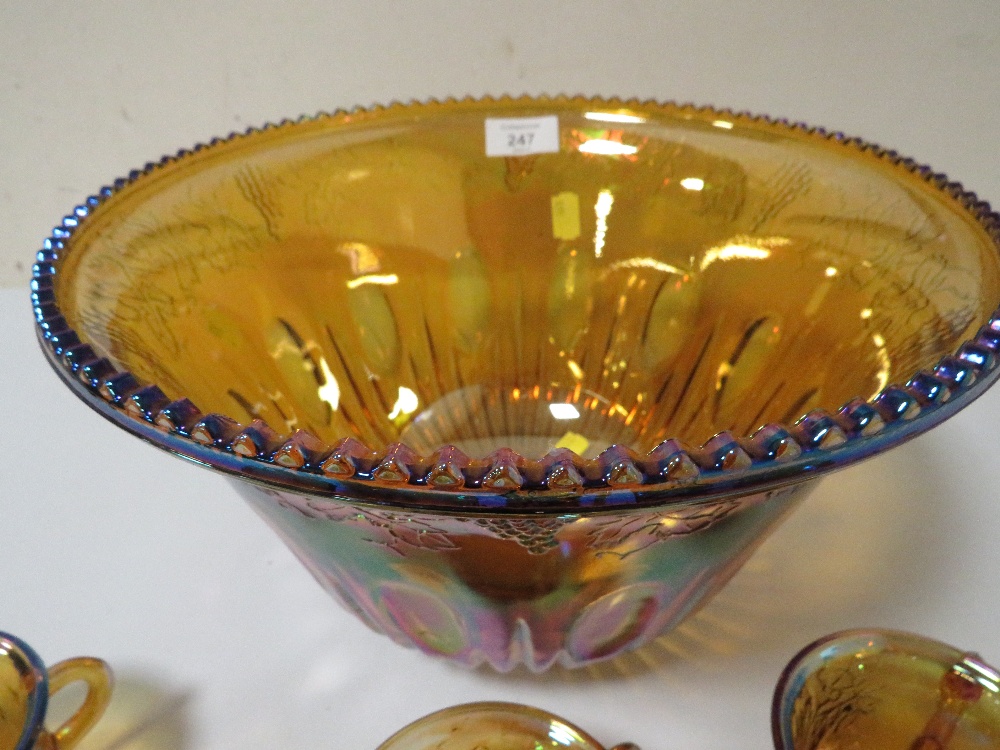 A VINTAGE IRIDESCENT PUNCH BOWL AND GLASSES SET - Image 3 of 4