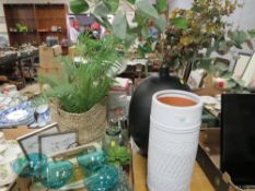 A TRAY OF ASSORTED EX-SHOW HOME DISPLAY ITEMS TO INCLUDE LARGE VASES