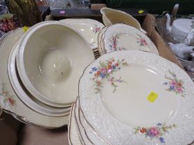 A TRAY OF CROWN DUCAL FLORENTINE DINNER WARE