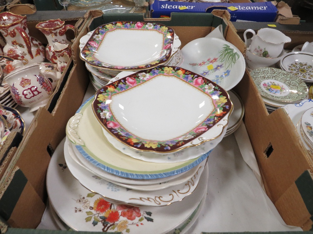 THREE TRAYS OF ASSORTED CERAMICS TO INCLUDE ROYAL ALBERT - Image 4 of 5