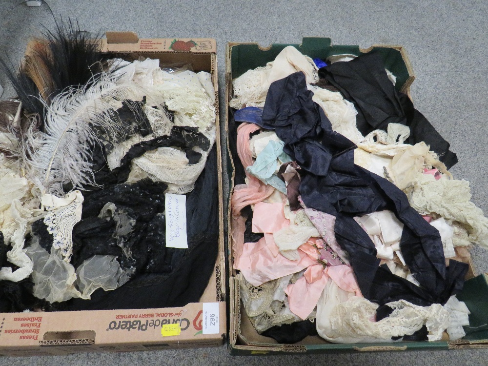 TWO TRAYS OF EARLY 20TH CENTURY ANTIQUE LACE ITEMS AND CLOTHING ACCESSORIES TO INCLUDE A SELECTION