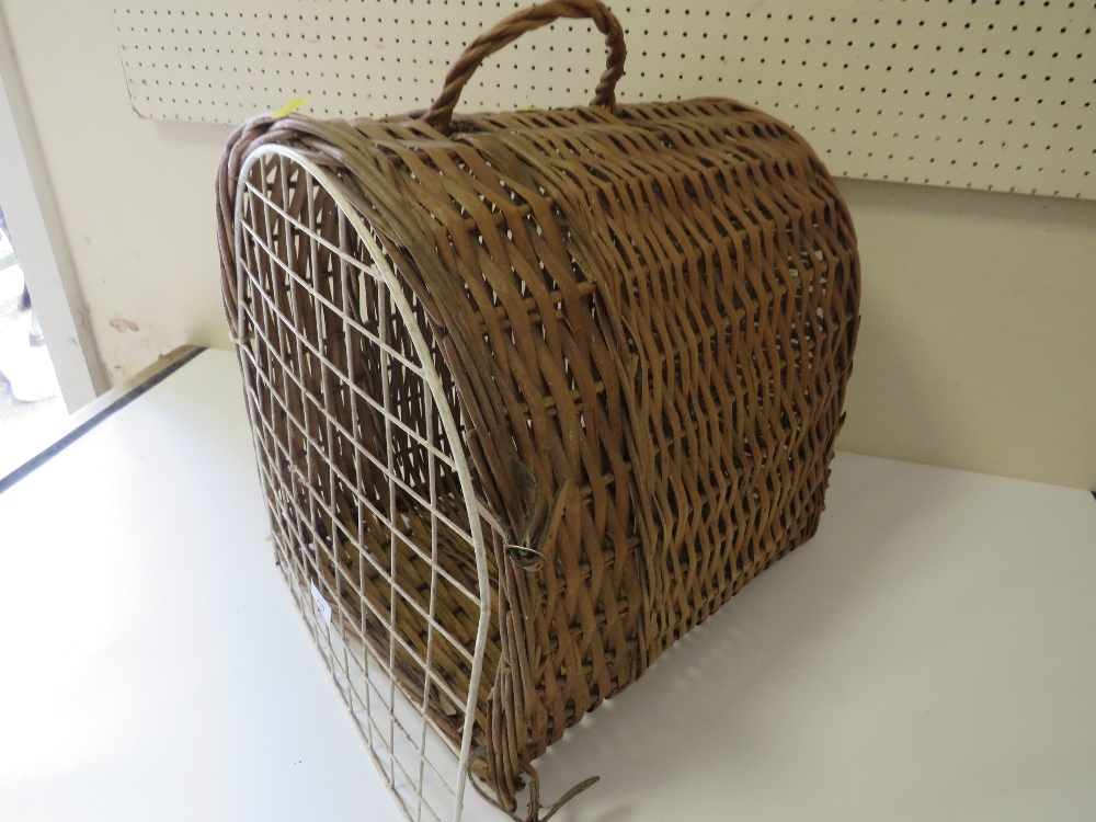 A VINTAGE WICKER PET CARRIER TOGETHER WITH A VINTAGE STYLE DOLLS PRAM (2) - Image 3 of 6
